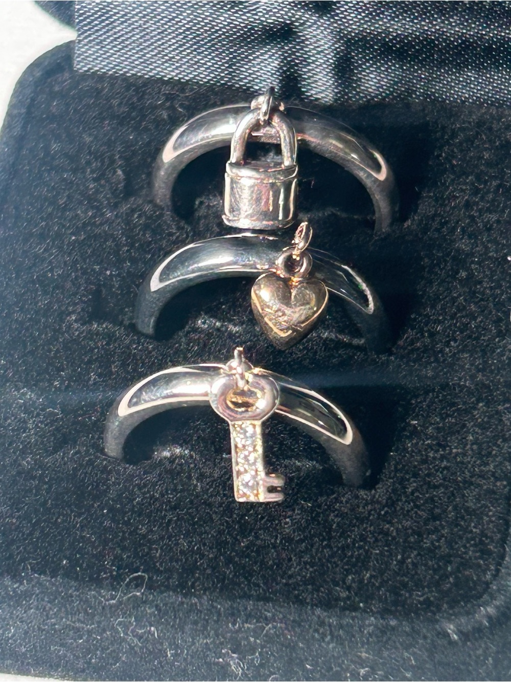 Ring Set Dangling Charm 3 Piece Size 7 Heart Lock Key Style Finger Jewelry 925 - Picture 2 of 7